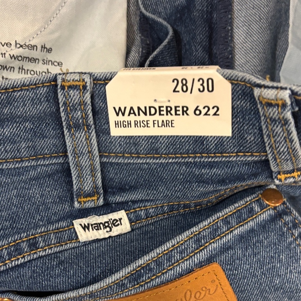 Wrangler High Rise Wanderer Flare Jean. NWT 28/30 - Picture 15 of 15